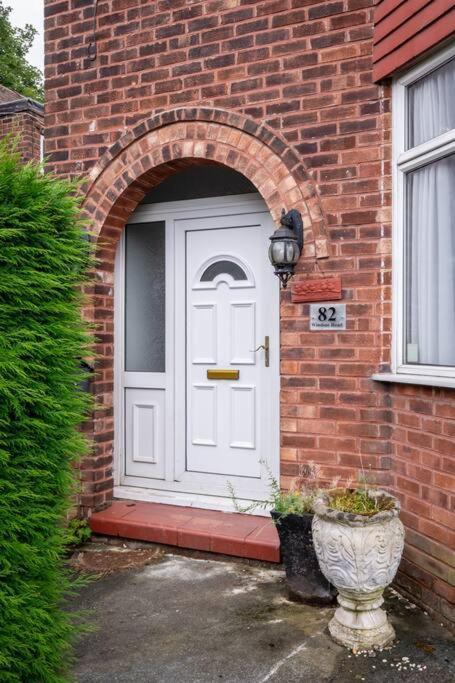 Windsor House 3 Bedrooms Sleeps 8 Manchester Exterior photo