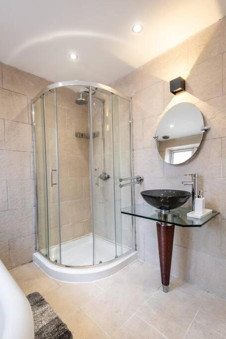 Windsor House 3 Bedrooms Sleeps 8 Manchester Exterior photo