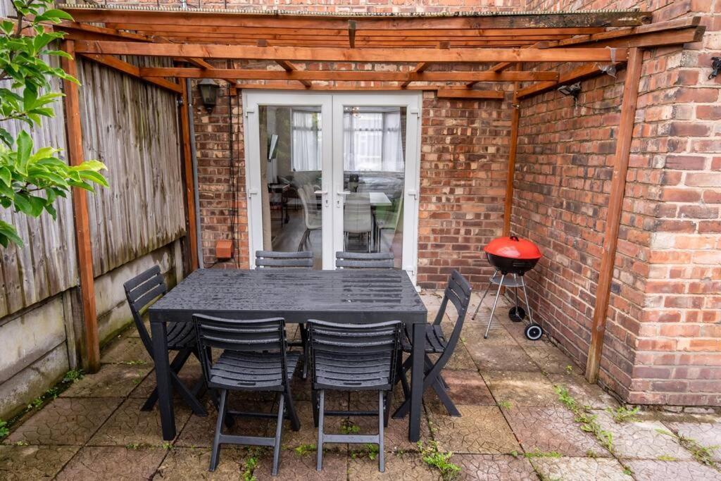 Windsor House 3 Bedrooms Sleeps 8 Manchester Exterior photo