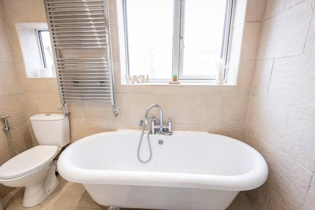 Windsor House 3 Bedrooms Sleeps 8 Manchester Exterior photo