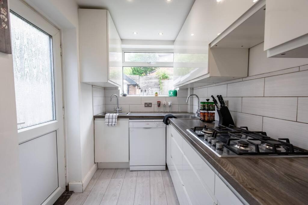 Windsor House 3 Bedrooms Sleeps 8 Manchester Exterior photo