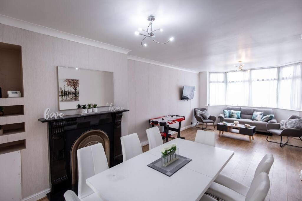 Windsor House 3 Bedrooms Sleeps 8 Manchester Exterior photo