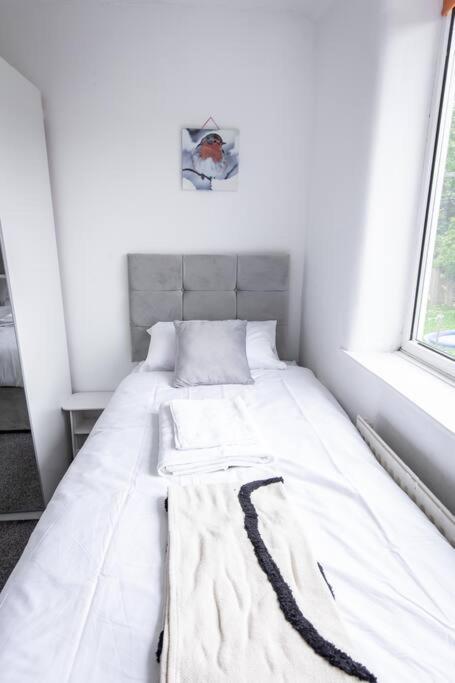 Windsor House 3 Bedrooms Sleeps 8 Manchester Exterior photo