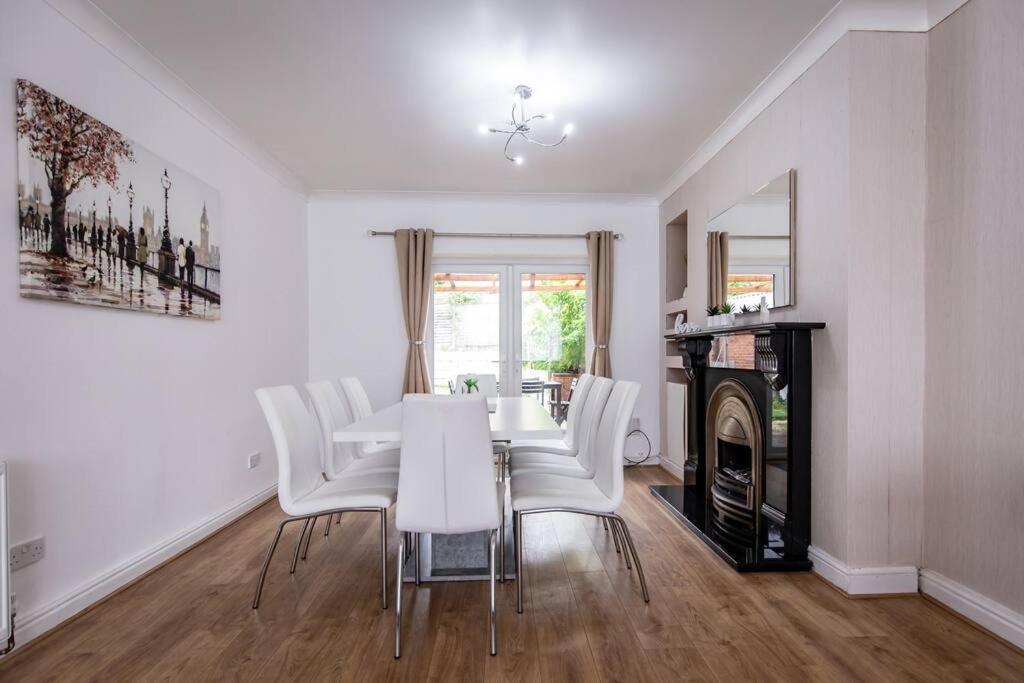 Windsor House 3 Bedrooms Sleeps 8 Manchester Exterior photo